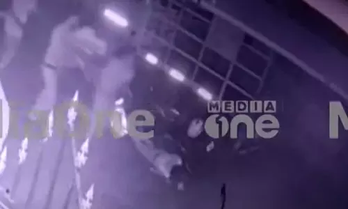 Bikers hit SI during vehicle inspection in Ernakulam