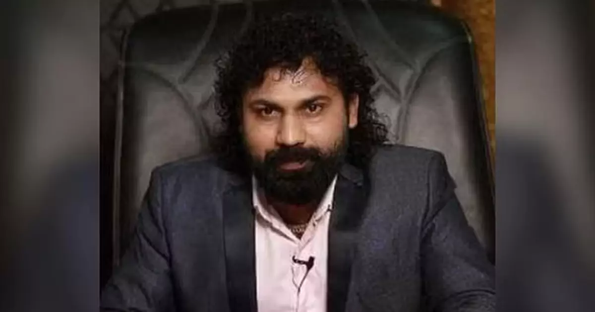 പ്രവീണ് റാണയുടെ കൂട്ടാളികളെ രക്ഷിക്കാൻ പൊലീസ് ശ്രമിക്കുന്നുവെന്ന് നിക്ഷേപകർ പ്രവീണ് റാണയുടെ കൂട്ടാളികളെ രക്ഷിക്കാൻ പൊലീസ് ശ്രമിക്കുന്നുവെന്ന് നിക്ഷേപകർ