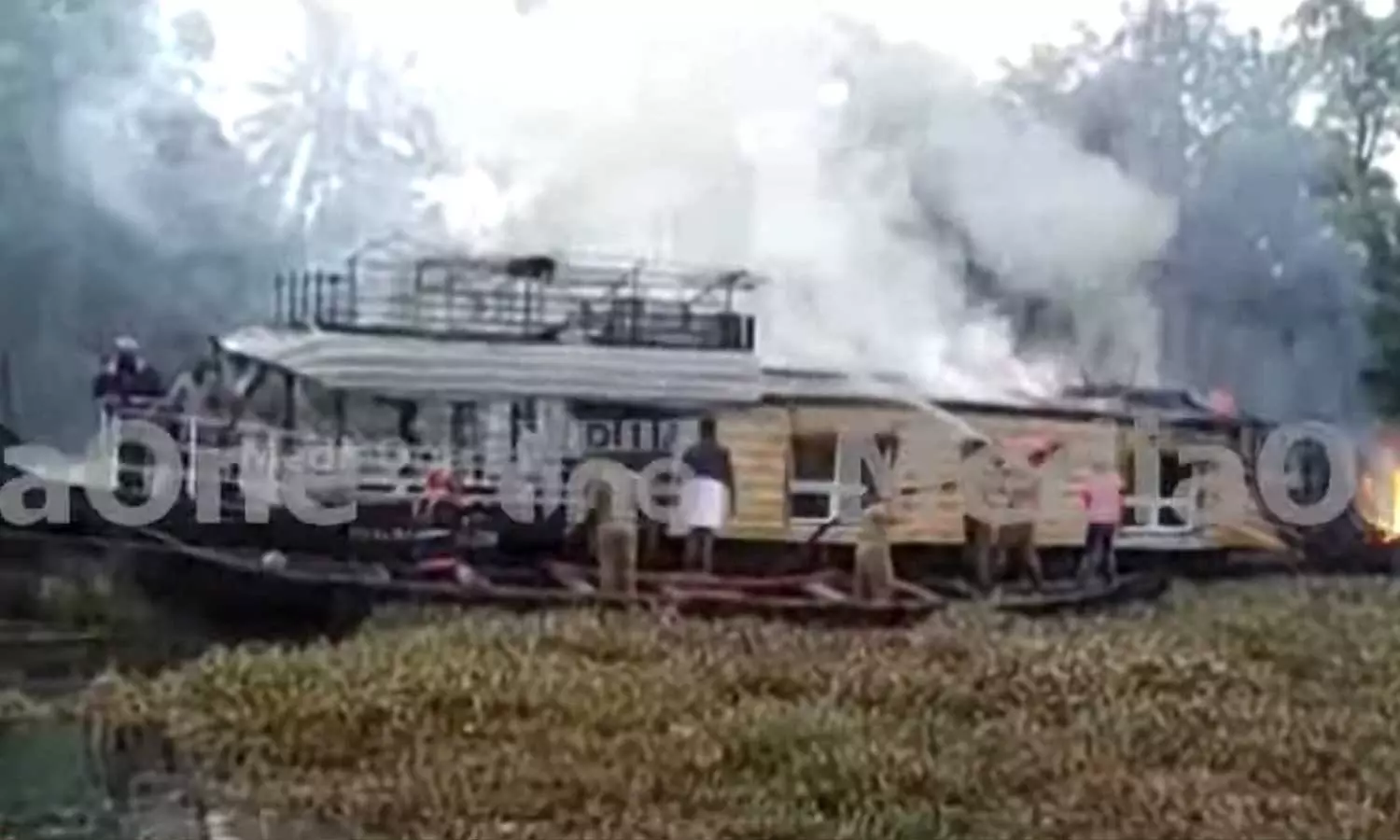 A houseboat going from Alappuzha to Kollam was destroyed by fire