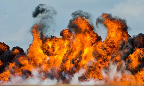 കുണ്ടന്നൂർ വെടിക്കെട്ട് അപകടം; ലൈസൻസിയും സ്ഥല ഉടമയും പൊലീസ് കസ്റ്റഡിയിൽ