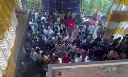 വരന്റെ കൂട്ടുകാർ വധുവിന്റെ വീട്ടിൽ പടക്കം പൊട്ടിച്ചു; കല്ല്യാണ വീട്ടിൽ പിന്നെ നടന്നത് തല്ലുമാല