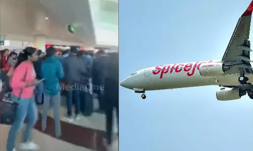 Dubai-Kochi Spice Jet, flight delay, Passengers Stuck, Airport