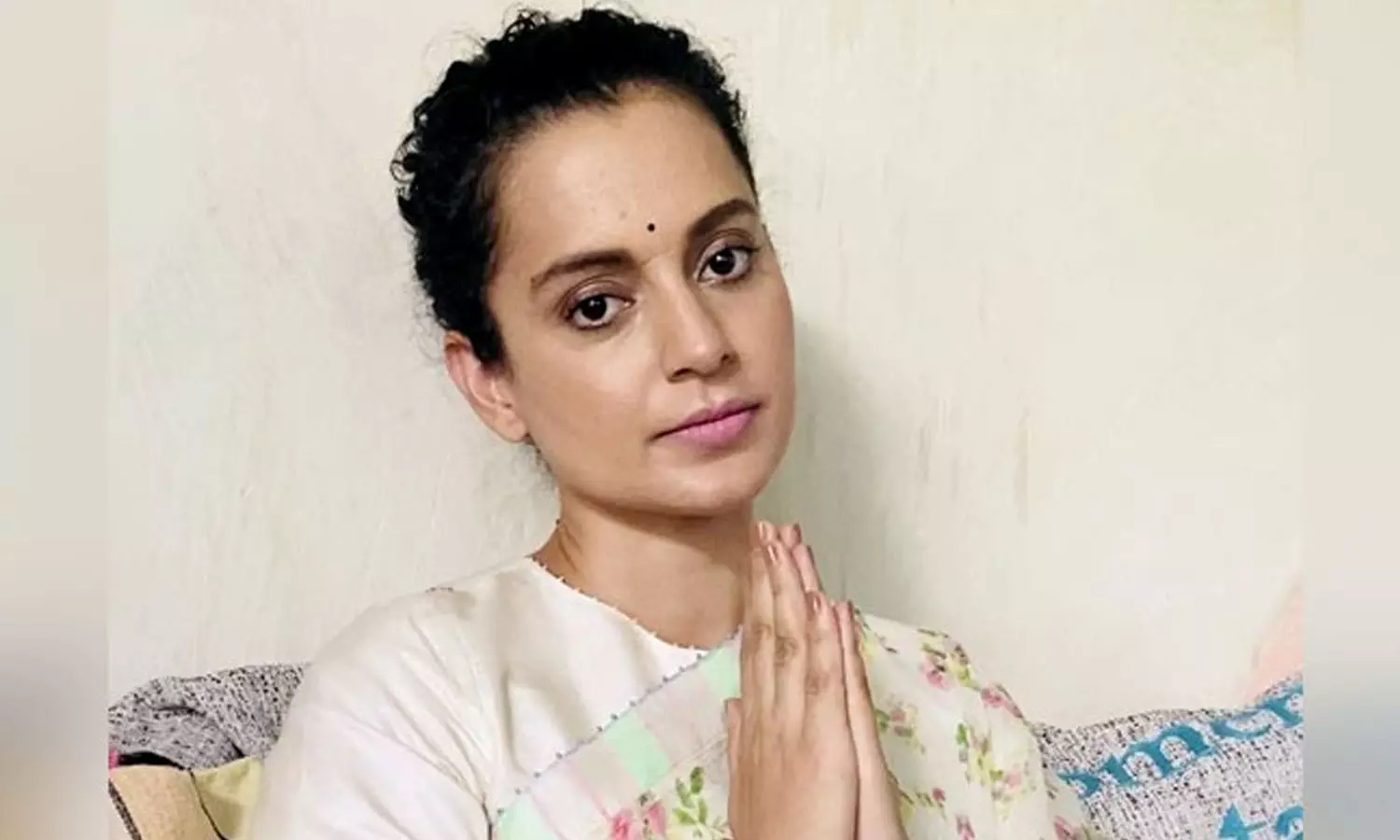 രാഷ്ട്രീയത്തിലേക്ക് പലതവണ വിളിച്ചു.. പോയില്ല, വിവേകമുള്ളയാളാണ് ഞാൻ; കങ്കണ രാഷ്ട്രീയത്തിലേക്ക് പലതവണ വിളിച്ചു.. പോയില്ല, വിവേകമുള്ളയാളാണ് ഞാൻ; കങ്കണ