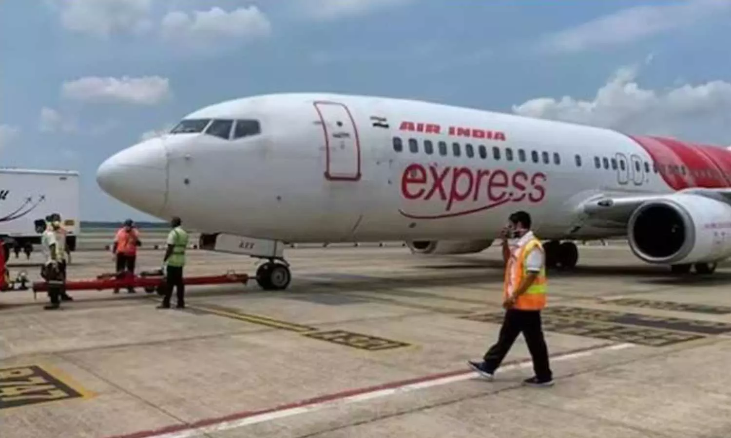 Air India Express,flight catches fire,Abu Dhabi,Abu Dhabi to Calicut, flame was detected in one of the engines ,Air India