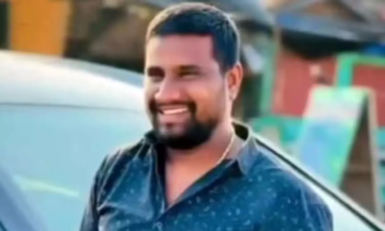 ബോംബ് നിർമാണത്തിനിടെ സ്ഫോടനം; ഗുണ്ടാനേതാവിന്റെ രണ്ട് കൈയും നഷ്ടമായി ബോംബ് നിർമാണത്തിനിടെ സ്ഫോടനം; ഗുണ്ടാനേതാവിന്റെ രണ്ട് കൈയും നഷ്ടമായി