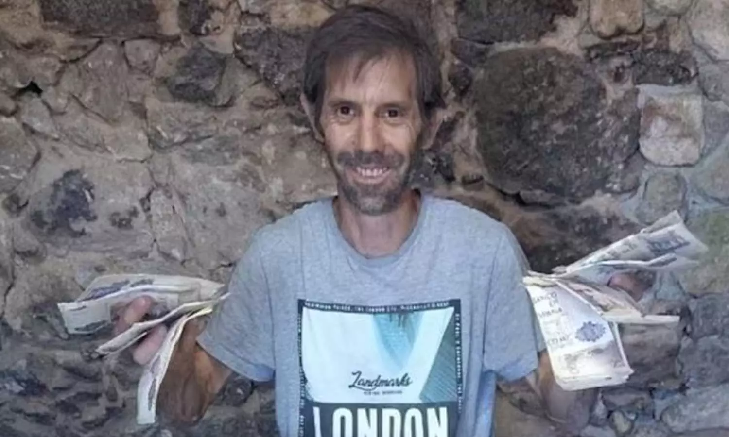 പഴയ വീടിന്റെ ഭിത്തി പൊളിച്ചപ്പോള് കിട്ടിയത് 46 ലക്ഷം രൂപ; ഞെട്ടല് മാറാതെ സ്പാനിഷ് യുവാവ്, ഒടുവില് സംഭവിച്ചത് പഴയ വീടിന്റെ ഭിത്തി പൊളിച്ചപ്പോള് കിട്ടിയത് 46 ലക്ഷം രൂപ; ഞെട്ടല് മാറാതെ സ്പാനിഷ് യുവാവ്, ഒടുവില് സംഭവിച്ചത്