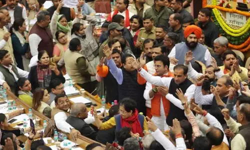 delhi mayor election aap bjp conflict