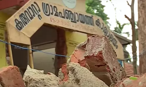 Panchayat building,  demolished,  Alappuzha , rules,