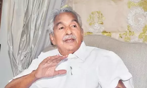Pneumonia, Oommen Chandy, Bangalore, shift, breaking news malayalam Pneumonia, Oommen Chandy, Bangalore, shift, breaking news malayalam