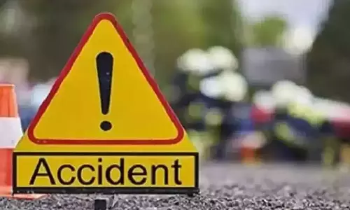 തൃശ്ശൂരില്‍ കാനയില്‍ വീണ് കാല്‍നടയാത്രക്കാരിക്ക് പരിക്കേറ്റു