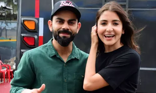 ഫോൺ നഷ്ടമായെന്ന് കോലി, അനുഷ്‌കയുടെ ഫോണെടുത്ത് ഓർഡർ ചെയ്യൂവെന്ന് സൊമാറ്റോ