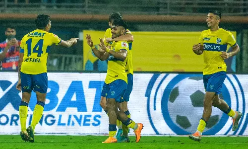 വീണിട്ടില്ല; ചെന്നൈയിനെ തകർത്ത് വിജയവഴിയിൽ തിരിച്ചെത്തി ബ്ലാസ്റ്റേഴ്സ്