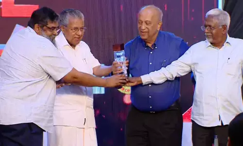 mediaone face of kerala award pinarayi vijayan mediaone face of kerala award pinarayi vijayan
