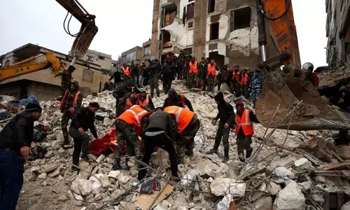 സഹായം എത്തിക്കാനാവുന്നില്ല; സിറിയയ്ക്കെതിരായ ഉപരോധം പിൻവലിക്കാൻ സമ്മർദം സഹായം എത്തിക്കാനാവുന്നില്ല; സിറിയയ്ക്കെതിരായ ഉപരോധം പിൻവലിക്കാൻ സമ്മർദം