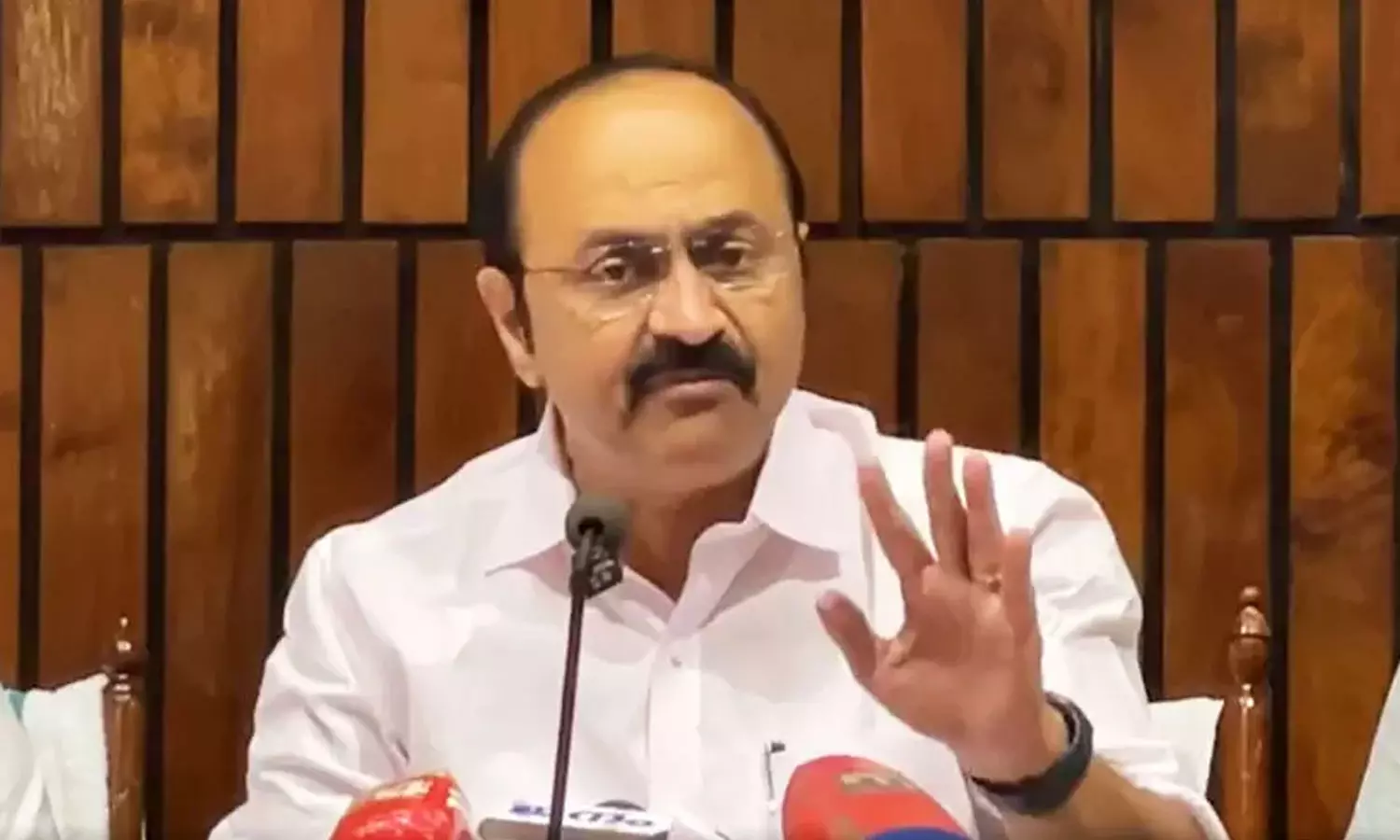 കെ.ടി.യുവിൽ ഇടത് സിൻഡിക്കേറ്റ് അംഗങ്ങൾ അനധികൃതമായി തുടരുന്നു; ഗുരുതര ആരോപണവുമായി വി.ഡി സതീശൻ