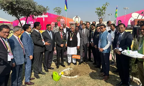 യുപിയിൽ 5000 കോടിയുടെ അധിക നിക്ഷേപം; നാലു പുതിയ മാളുകള്‍ കൂടി തുറക്കാന്‍ ലുലു ഗ്രൂപ്പ്