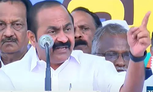 മുഖ്യമന്ത്രിക്ക് നേരത്തെ കറുപ്പായിരുന്നു പേടി; കാക്ക പോലും പേടിച്ചായിരുന്നു പറന്നിരുന്നതെന്ന് വി.ഡി സതീശൻ