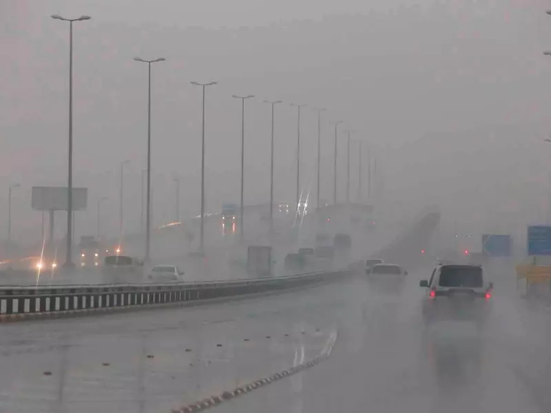 കുവൈത്തിൽ അസ്ഥിരമായ കാലാവസ്ഥ തുടരുമെന്ന് മുന്നറിയിപ്പ് കുവൈത്തിൽ അസ്ഥിരമായ കാലാവസ്ഥ തുടരുമെന്ന് മുന്നറിയിപ്പ്