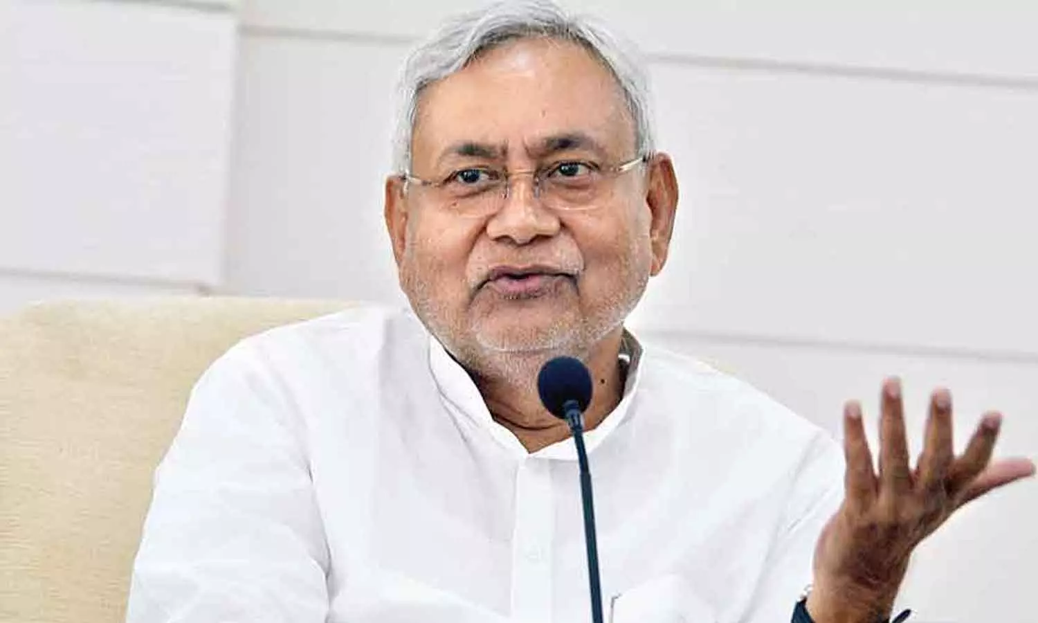 Nitish Kumar trips and falls at Teachers’ Day function in Patna University
