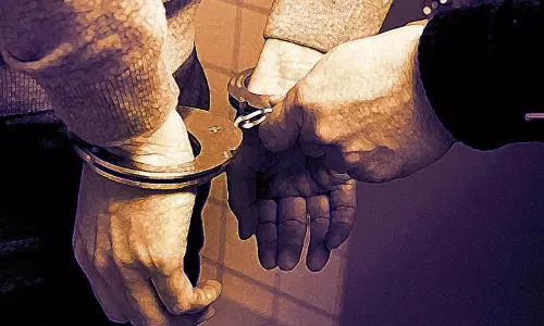 മയക്കുമരുന്ന് കണ്ണികളിൽ പെട്ട 17 പേർ പിടയിൽ മയക്കുമരുന്ന് കണ്ണികളിൽ പെട്ട 17 പേർ പിടയിൽ