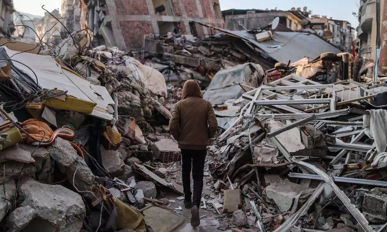 ഇസ്താംബുൾ ദുരന്തവഴിയിൽ തന്നെ: വീണ്ടും ഭൂകമ്പ സാധ്യത, കൂട്ടക്കൊല ഒഴിവാക്കാൻ ആളുകളെ മാറ്റിപ്പാർപ്പിക്കണമെന്ന് മുന്നറിയിപ്പ് ഇസ്താംബുൾ ദുരന്തവഴിയിൽ തന്നെ: വീണ്ടും ഭൂകമ്പ സാധ്യത, കൂട്ടക്കൊല ഒഴിവാക്കാൻ ആളുകളെ മാറ്റിപ്പാർപ്പിക്കണമെന്ന് മുന്നറിയിപ്പ്