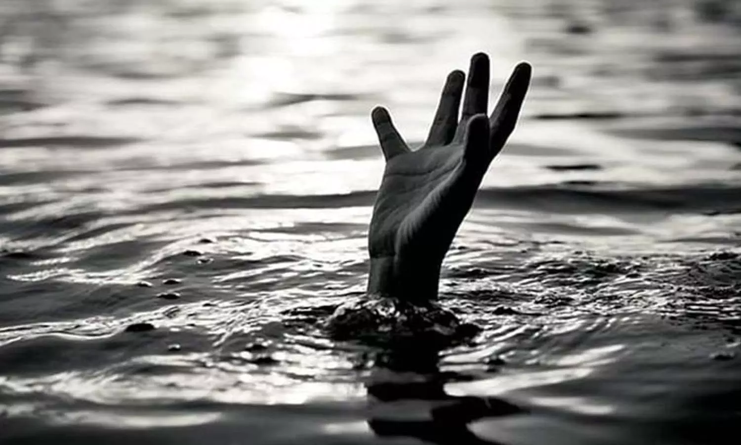 പത്തനംതിട്ടയിൽ മൂന്നുപേരെ ഒഴുക്കിൽപെട്ട് കാണാതായി