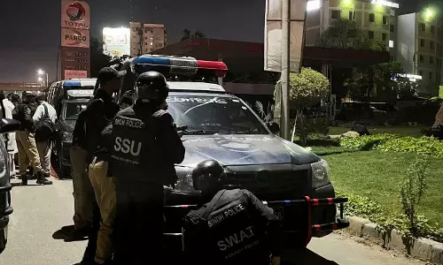 കറാച്ചിയിലെ പൊലീസ് ആസ്ഥാനത്തെ ഭീകരാക്രണം: ഉത്തരവാദിത്തം ഏറ്റെടുത്ത് പാക് താലിബാൻ