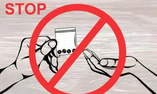 stop drugs ,kozhikode,drug carrier,student,kozhikode police,മയക്കുമരുന്ന് കാരിയറായി പ്രവര്‍ത്തിച്ചെന്ന് 9 ക്ലാസ് വിദ്യാര്‍ഥി,Latest Malayalam News, Breaking News Malayalam, Malayalam News, ,മലയാളം ബ്രേക്കിങ് ന്യൂസ്