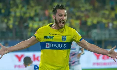 Greece striker Dimitri Diamantrakos has signed a contract with Kerala Blasters for the 2023-24 season of the Indian Super League.
