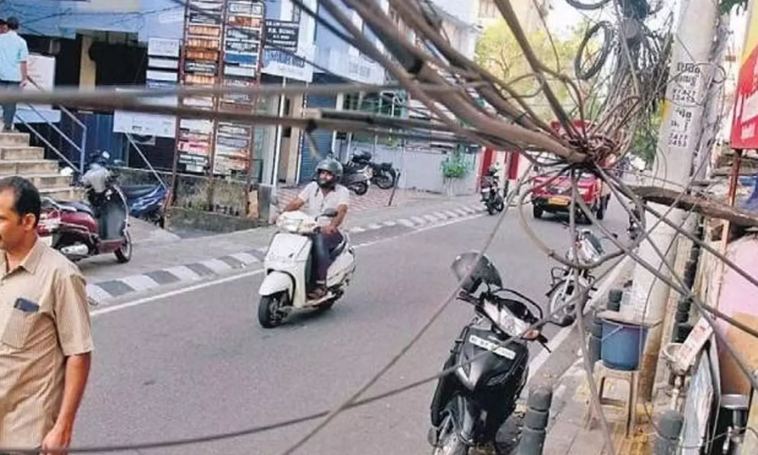 Another cable entanglement accident in Kochi Another cable entanglement accident in Kochi