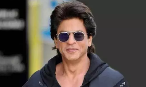 will sue you for lying,  Shahrukh Khans reply, reply to the fans comment, entertainment news