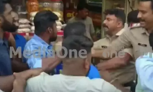 കൊല്ലത്ത് യൂത്ത് കോൺഗ്രസ് പ്രവർത്തകർക്ക് ഡിവൈഎഫ്ഐ പ്രവർത്തകരുടെ മർദനം