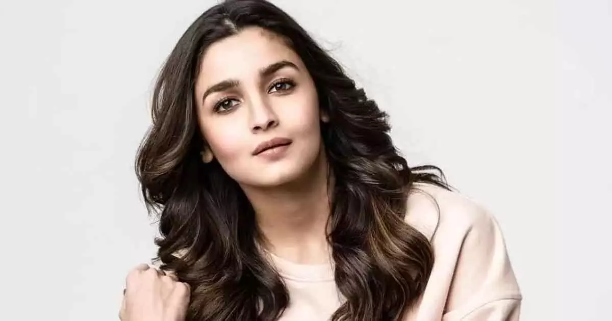 alia bhatt photos clicked by paparazzi alia bhatt photos clicked by paparazzi