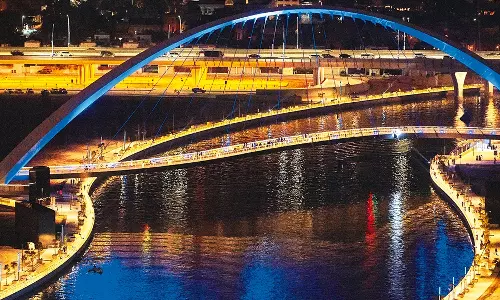 Dubai , Jump, Water Canal , Drug use Dubai , Jump, Water Canal , Drug use