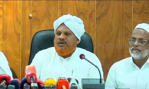 എന്റെ സംസ്കാരമനുസരിച്ച് ഞാൻ അദ്ദേഹത്തെ ഇറക്കിവിടുന്നത് ശരിയല്ലല്ലോ; ഹകീം ഫൈസി സാദിഖലി തങ്ങളെ വഞ്ചിച്ചെന്ന് ഹമീദ് ഫൈസി എന്റെ സംസ്കാരമനുസരിച്ച് ഞാൻ അദ്ദേഹത്തെ ഇറക്കിവിടുന്നത് ശരിയല്ലല്ലോ; ഹകീം ഫൈസി സാദിഖലി തങ്ങളെ വഞ്ചിച്ചെന്ന് ഹമീദ് ഫൈസി