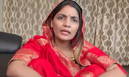 police notice to singer Neha Singh Rathore in uttar pradesh