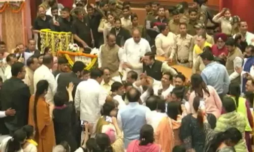 aap bjp fight in delhi corporation