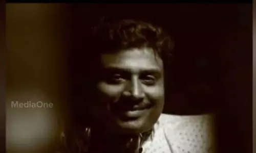 singer collapses ,singer death, performing on stage,Latest Malayalam News, Breaking News Malayalam, Malayalam News, News Malayalam, Todays Malayalam News   ,ഗാനമേളക്കിടെ  ഗായകൻ കുഴഞ്ഞ് വീണ് മരിച്ചു