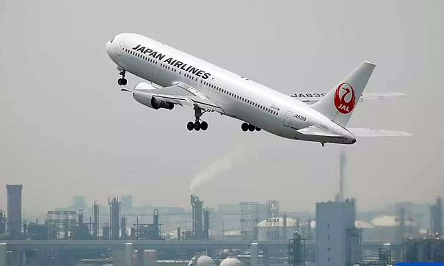 Japan Airlines Co. flight JL331,TokyoJapan Airlines Co. flight JL331,Tokyos Haneda Airpor,t Passengers Back To StJapan Airlinesarting Point,world news,Tokyo.