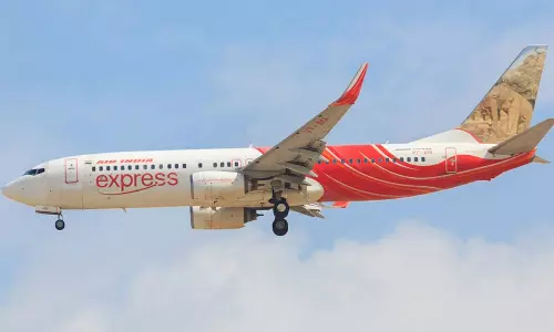 Bird struck,Air India plane , emergency landing ,Thiruvananthapuram,