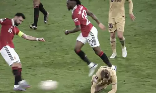 Bruno Fernandus, Frenkie De Jong,  Manchester United- Barcelona Match