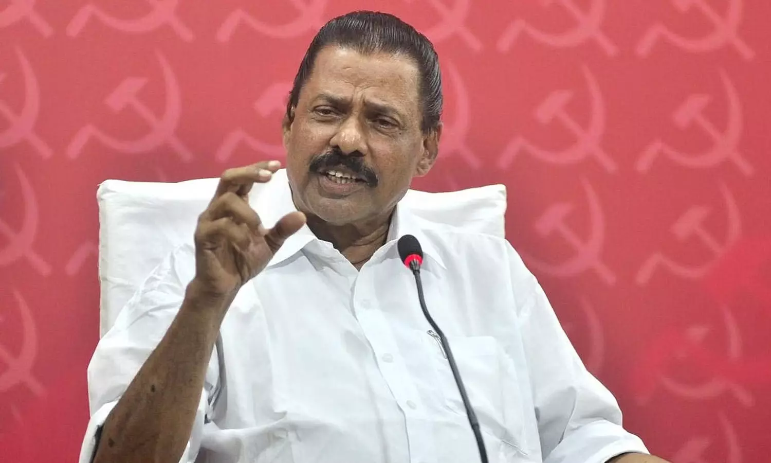 school bus was hired for cpm rally, People were brought in a school bus for the CPM rally, breaking news malayalam