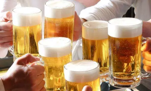 കോണ്‍ഗ്രസ് പ്രവര്‍ത്തകര്‍ക്ക് ഇനി മദ്യം ആവാം; പ്ലീനറി സമ്മേളനത്തില്‍ അംഗീകാരം