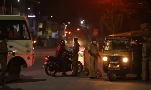 police checking, traffic violation, kerala police, kochi,