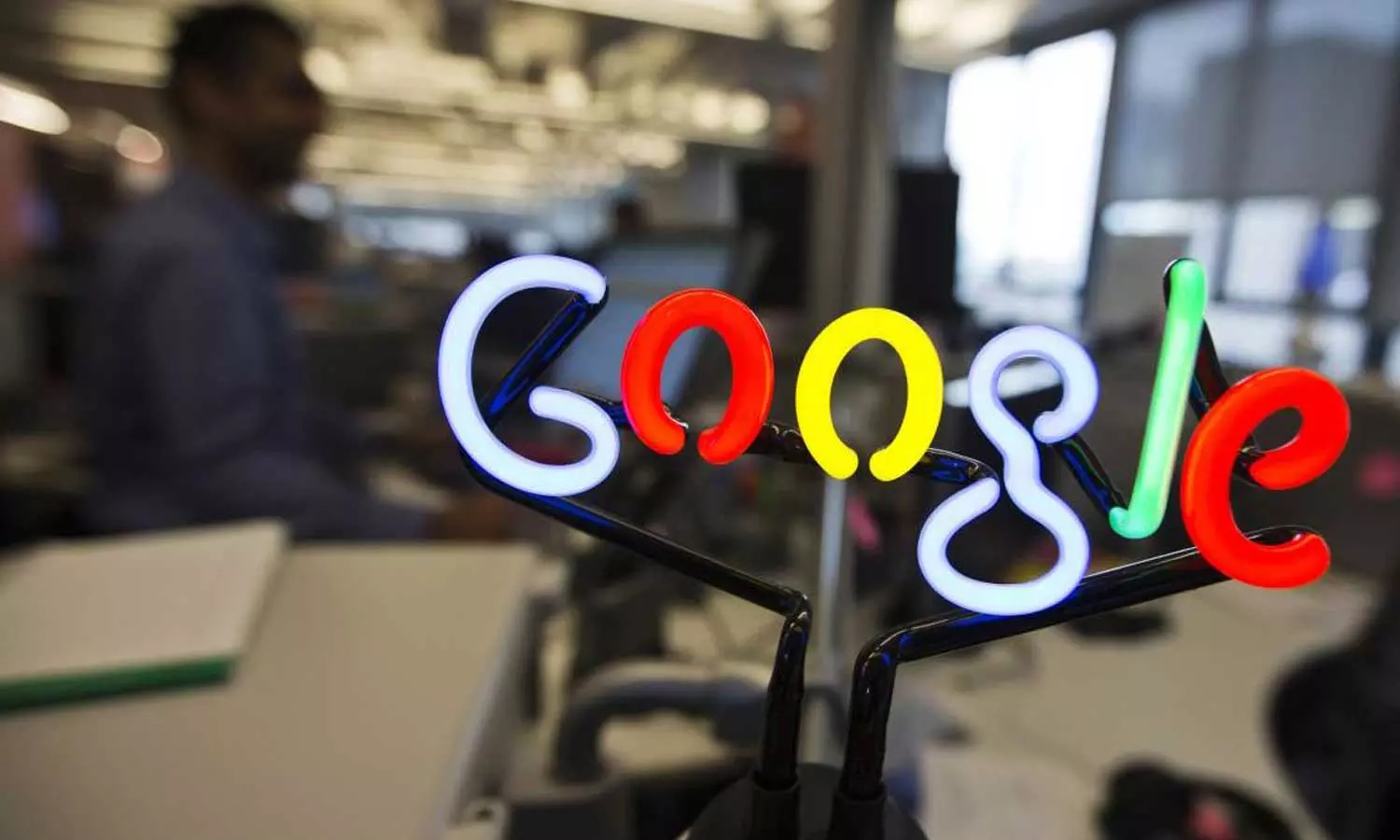 എന്നോടിത് വേണമായിരുന്നോ? സ്റ്റാർ പെർഫോമർ അവാർഡിന് പിന്നാലെ ജീവനക്കാരനെ പിരിച്ചുവിട്ട് ഗൂഗിൾ എന്നോടിത് വേണമായിരുന്നോ? സ്റ്റാർ പെർഫോമർ അവാർഡിന് പിന്നാലെ ജീവനക്കാരനെ പിരിച്ചുവിട്ട് ഗൂഗിൾ