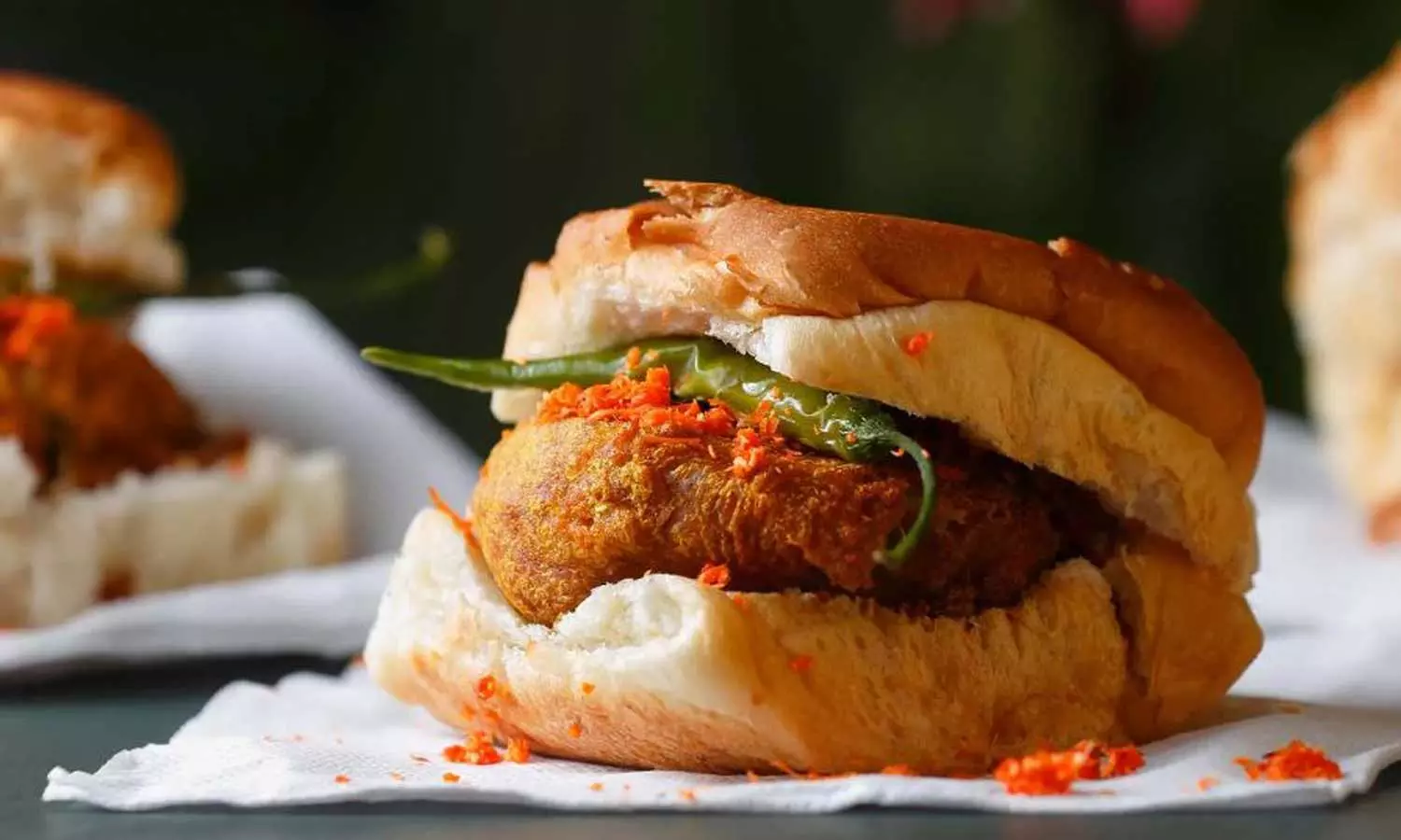 Best Sandwiches In The World,Vada Pav,food,vada pav in mumbai,india street food