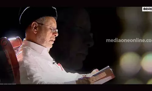 പാണക്കാട് ദാറുന്നഈം വീടിന്‍റെ ഉമ്മറത്തെ ആശ്വാസച്ചിരി മാഞ്ഞിട്ട് ഒരാണ്ട്