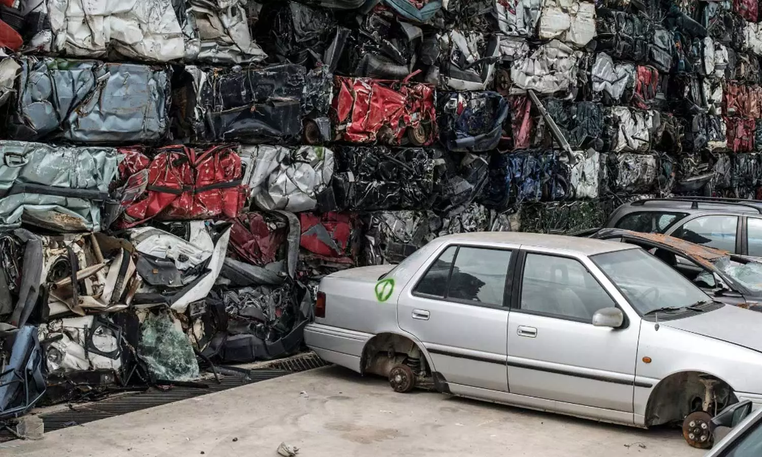 സൗദിയിൽ വാഹനങ്ങളുടെ ഉടമസ്ഥാവകാശം ഒഴിവാക്കാൻ അനുവദിച്ചിരുന്ന സമയപരിധി നീട്ടി സൗദിയിൽ വാഹനങ്ങളുടെ ഉടമസ്ഥാവകാശം ഒഴിവാക്കാൻ അനുവദിച്ചിരുന്ന സമയപരിധി നീട്ടി