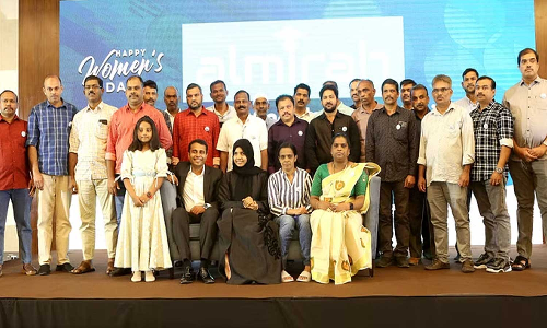 അഭിമാനമായി പെണ്മക്കള്: 25 പെൺകുട്ടികൾക്ക് അൽമിറ സ്കോളർഷിപ്പ് വിതരണം ചെയ്തു അഭിമാനമായി പെണ്മക്കള്: 25 പെൺകുട്ടികൾക്ക് അൽമിറ സ്കോളർഷിപ്പ് വിതരണം ചെയ്തു