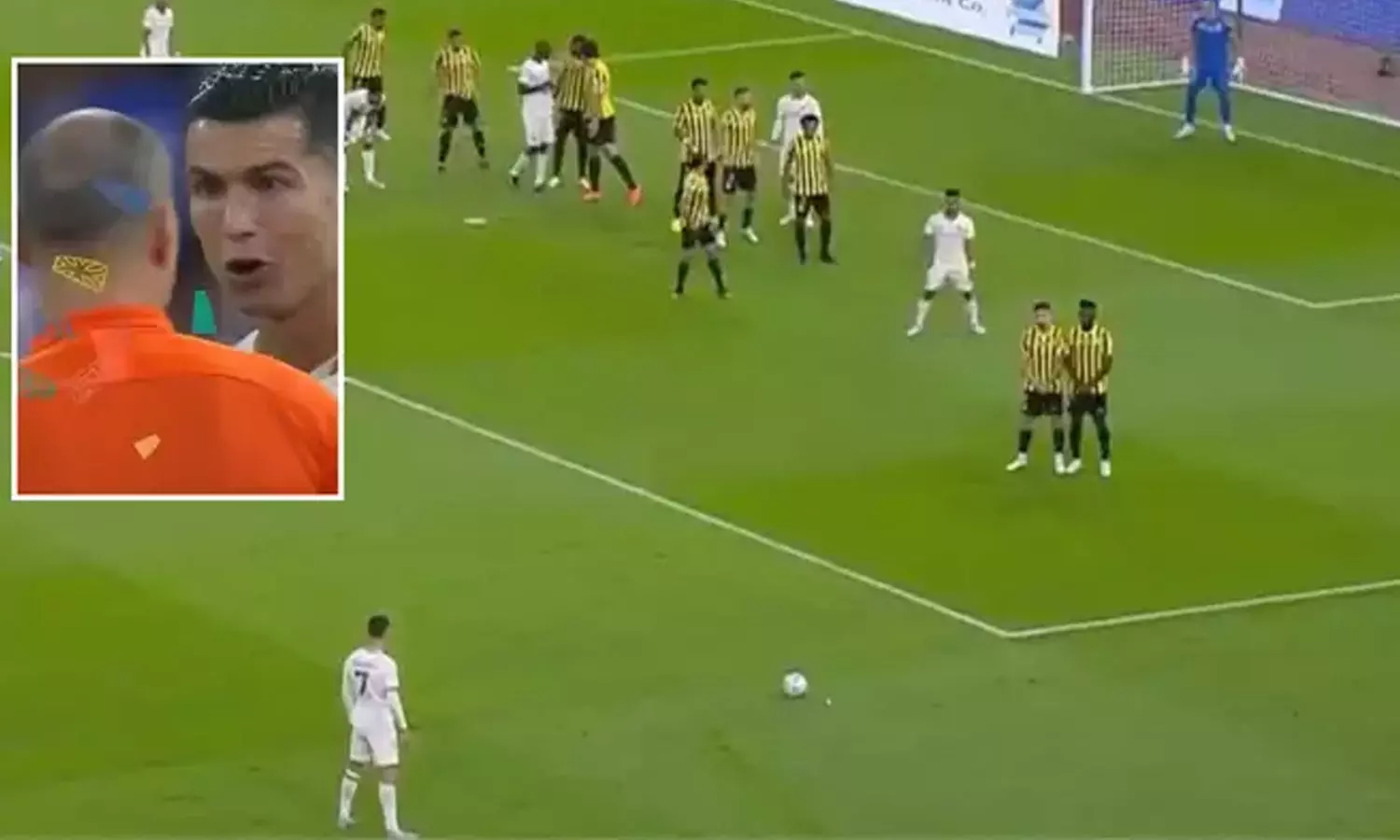 ഗോളിക്ക് ഒരവസരവും കൊടുത്തില്ല! ക്രിസ്റ്റ്യാനോയുടെ ഫ്രീ കിക്ക് ഗാലറിയില്‍; വീഡിയോ വൈറല്‍